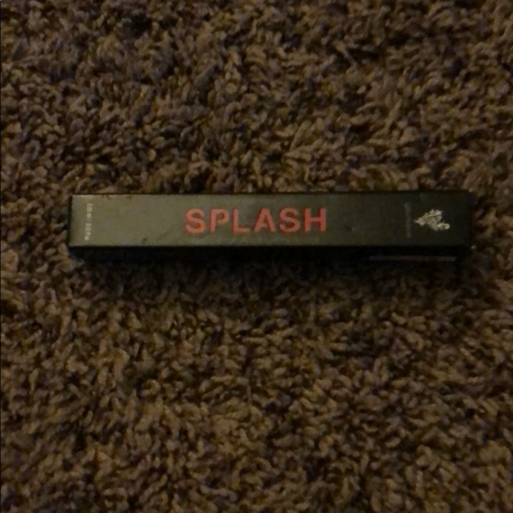 Younique lip splash color stubborn brand new!